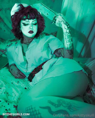 Yeahimcaroline Cosplay Nudes - Caroline Carr Nsfw Photos Cosplay